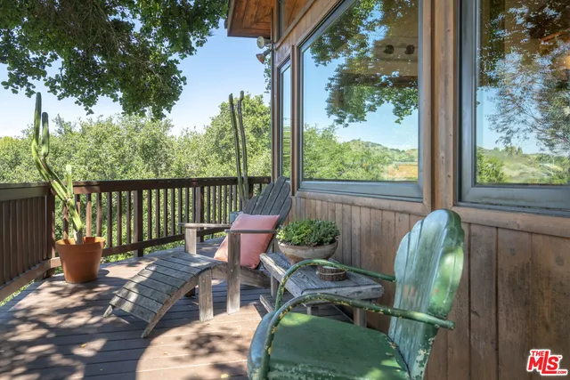 21907 Canon Drive, Topanga, California 90290