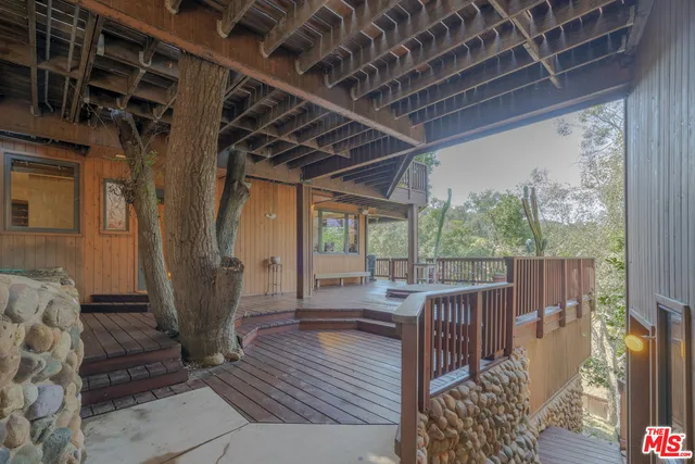 21907 Canon Drive, Topanga, California 90290