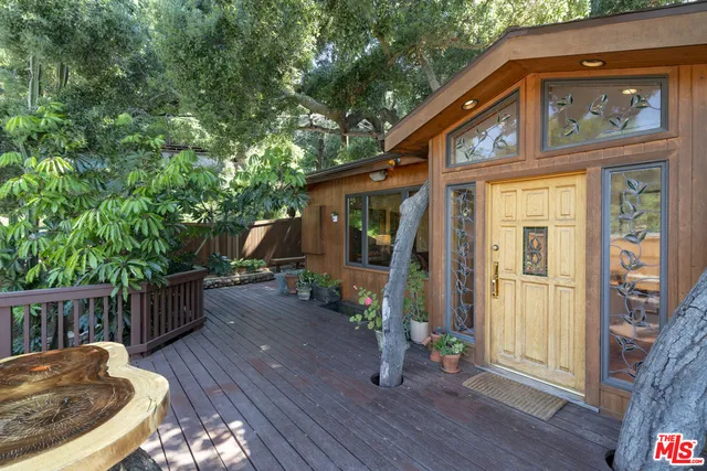 21907 Canon Drive, Topanga, California 90290