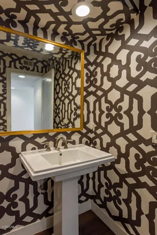 powder room