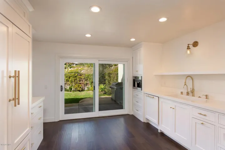 581 Racquet Club Ln Thousand-011-16-Racq