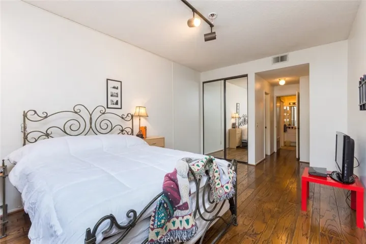 3480 Barham Boulevard 209, Los Angeles, California 90068