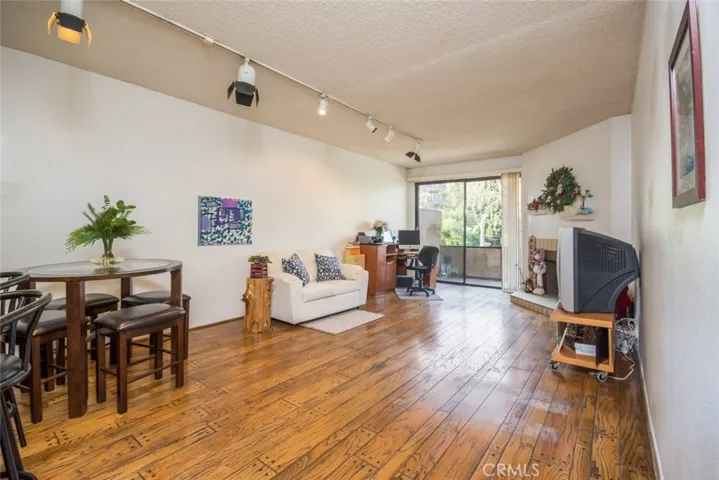 3480 Barham Boulevard 209, Los Angeles, California 90068