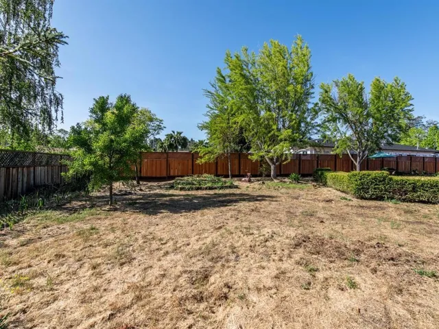 245 Alicia Way, Los Altos, California 94022