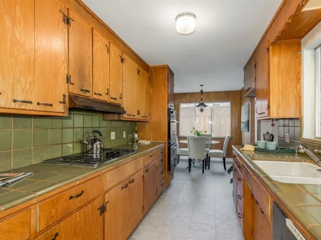 245 Alicia Way, Los Altos, California 94022