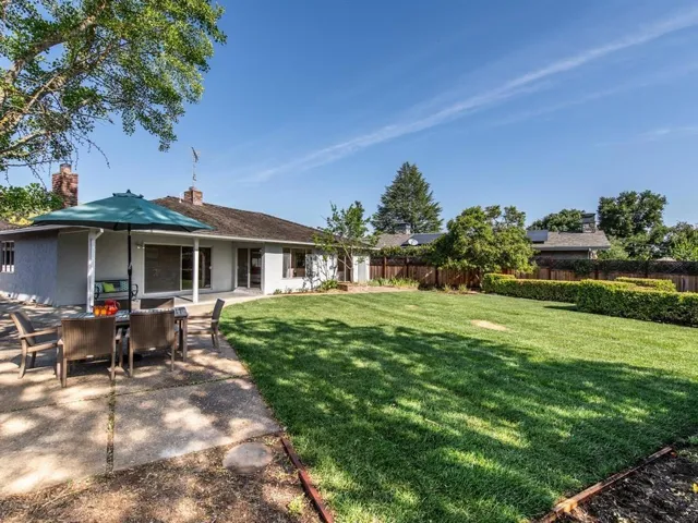 245 Alicia Way, Los Altos, California 94022