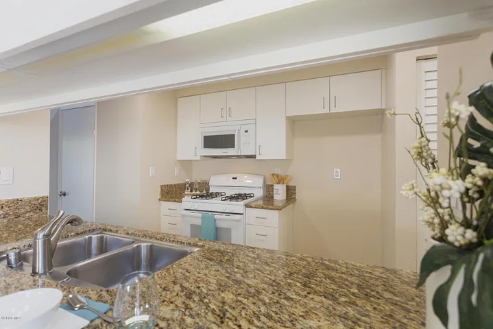 CV kitchen under cabinet