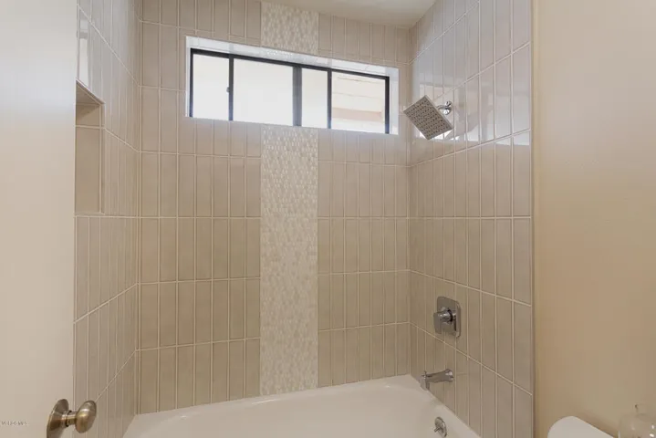 CV shower up closeup