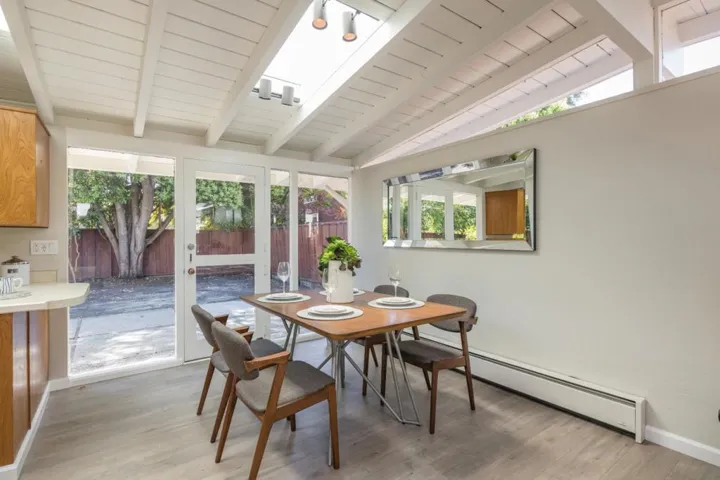 954 Moreno Avenue, Palo Alto, California 94303