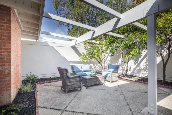 954 Moreno Avenue, Palo Alto, California 94303