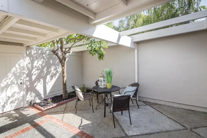 954 Moreno Avenue, Palo Alto, California 94303