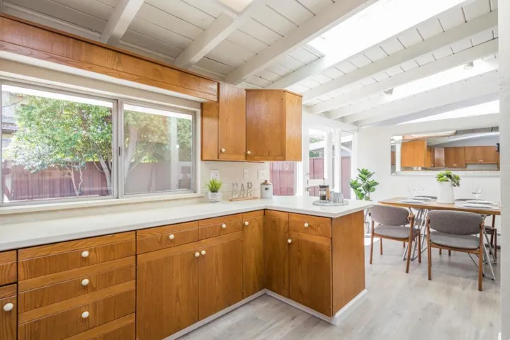 954 Moreno Avenue, Palo Alto, California 94303