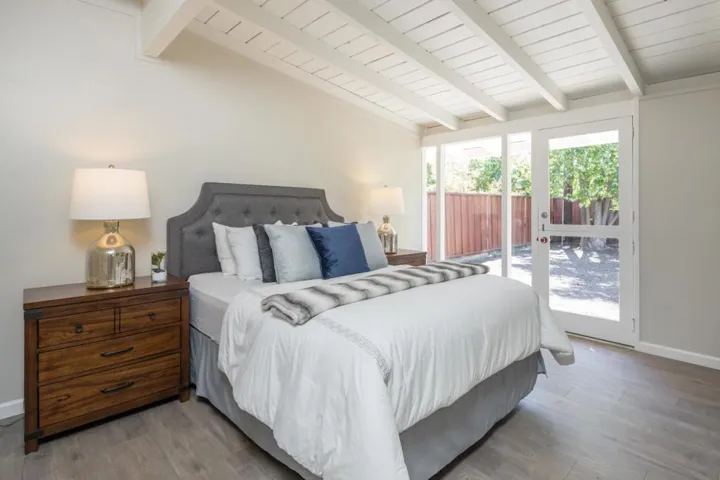 954 Moreno Avenue, Palo Alto, California 94303