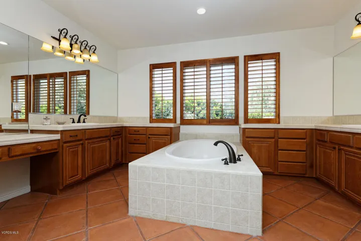 5373 Via Pisa Newbury Park CA-large-032-