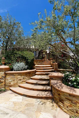 5373 Via Pisa Newbury Park CA-large-004-