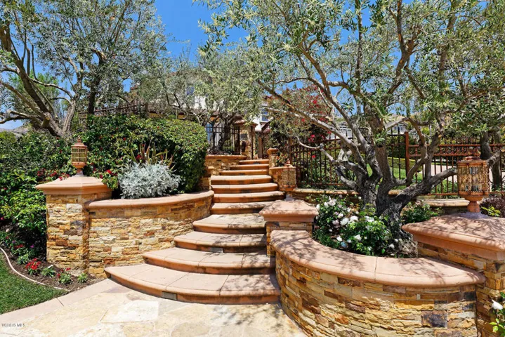5373 Via Pisa Newbury Park CA-large-005-
