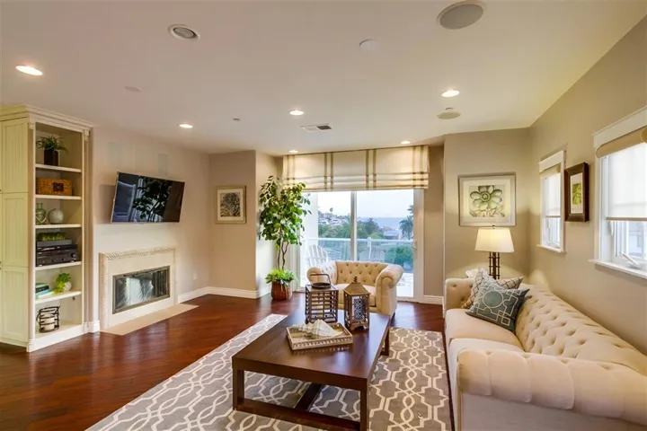 203 3rd Street, Encinitas, California 92024