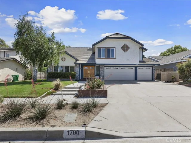 1700 Greenview Avenue, Corona, California 92880