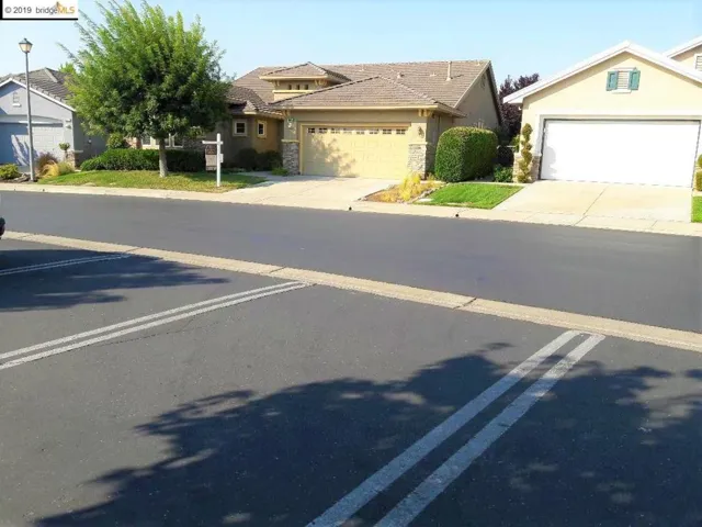 Visitor Parking Nearby