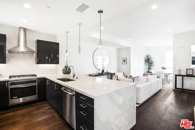 8410 1/2 W Blackburn Avenue, Los Angeles, California 90048