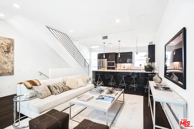 8406 1/2 W Blackburn Avenue, Los Angeles, California 90048