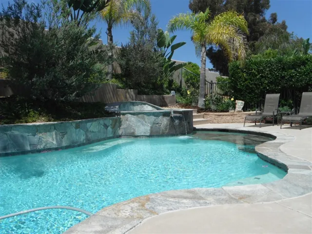Enjoy Cool Swimming Pool and Spa/Hot Tub! Sorry there is NO Sauna!