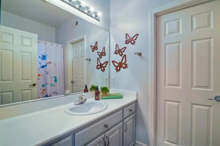 3261 Rosewood Lane, Escondido, California 92027