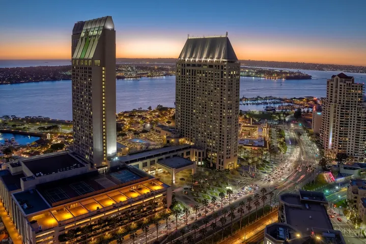 550 Front St 3302, San Diego, California 92101