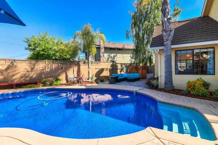 1650 Bodega Court, Hollister, California 95023