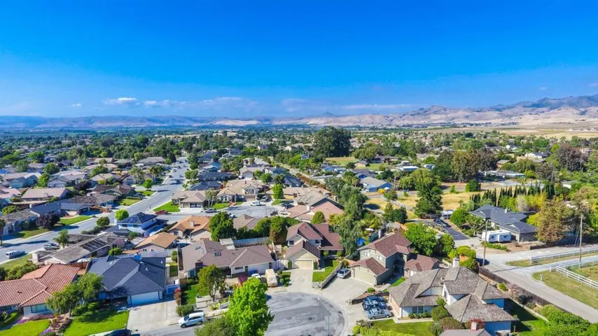 1650 Bodega Court, Hollister, California 95023