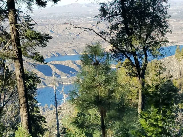 21650 Ballenger Road, Cedarpines Park, California 92322