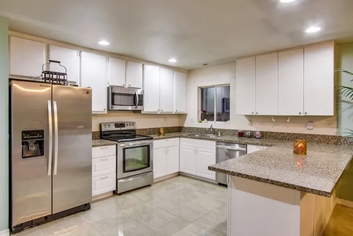 102 Oxbow, Encinitas, California 92024