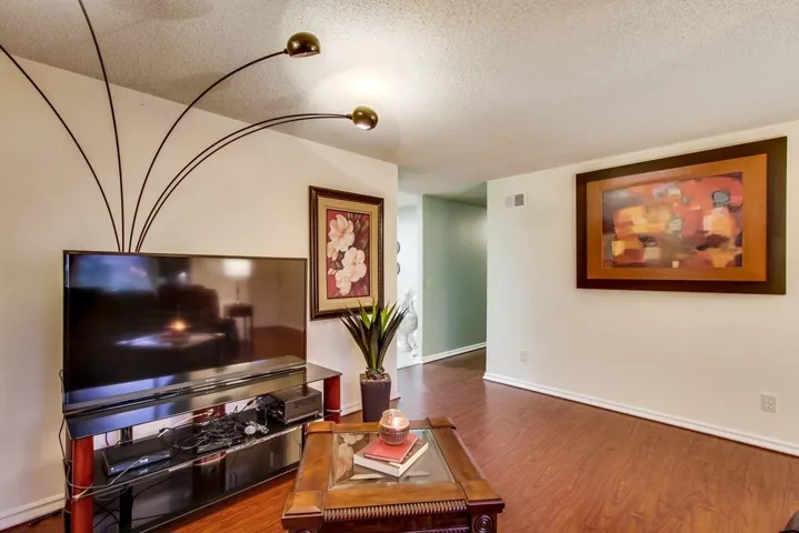 102 Oxbow, Encinitas, California 92024