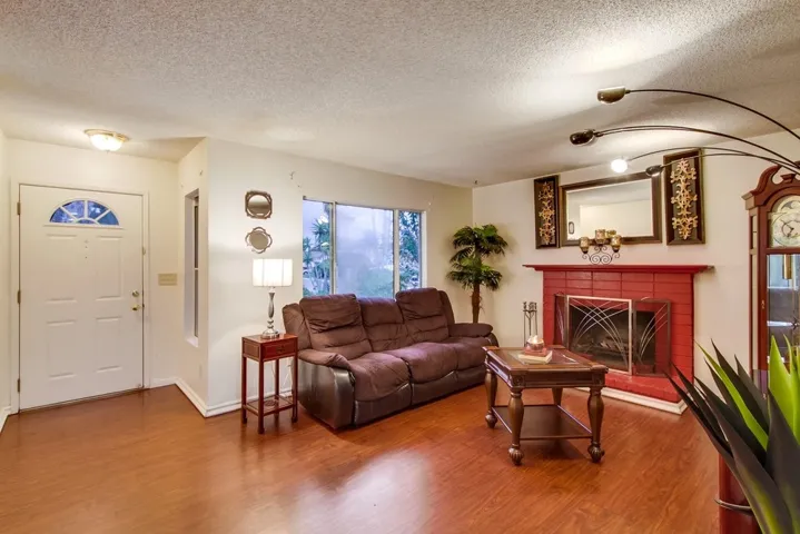 102 Oxbow, Encinitas, California 92024