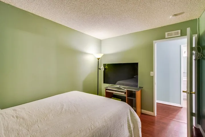 102 Oxbow, Encinitas, California 92024