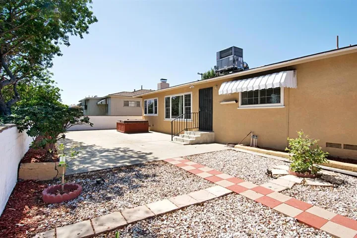 6743 Vigo Drive, La Mesa, California 91942