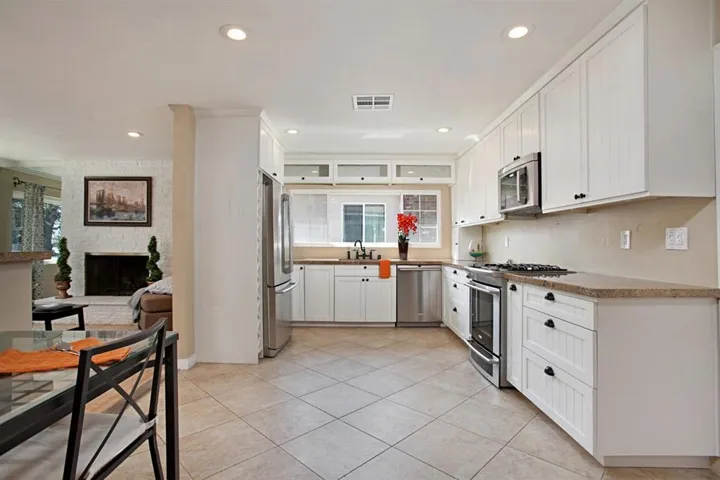 6743 Vigo Drive, La Mesa, California 91942