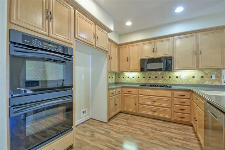 7749 Calle Andar, Carlsbad, California 92009