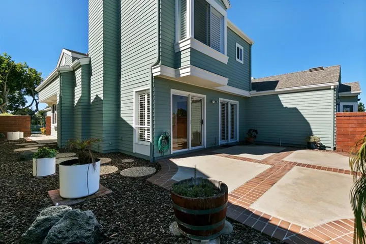 7216 Lantana, Carlsbad, California 92011