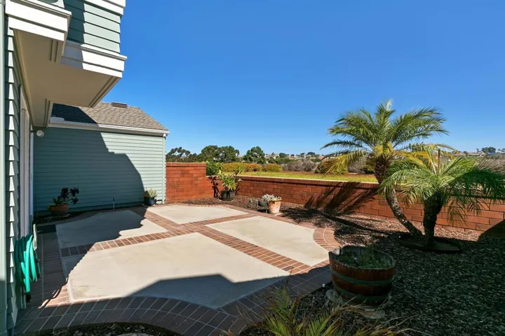 7216 Lantana, Carlsbad, California 92011