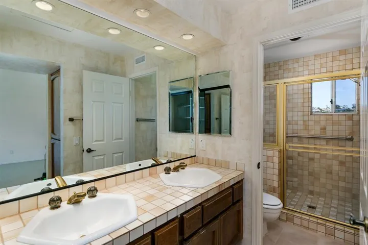 7216 Lantana, Carlsbad, California 92011