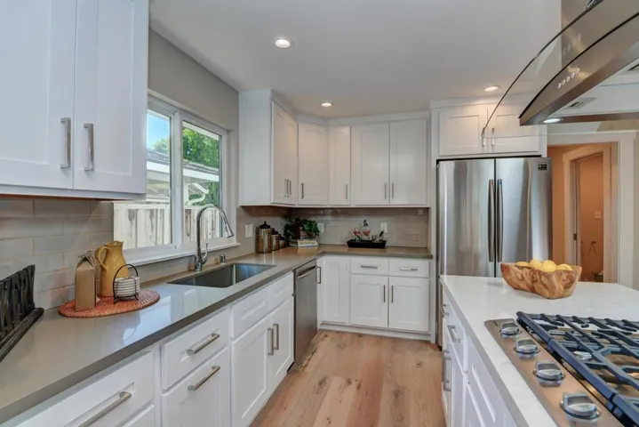 1079 Firth Court, Sunnyvale, California 94087