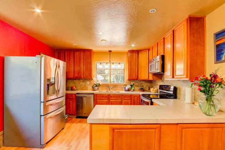 10555 Mark Street, Oakland, California 94605