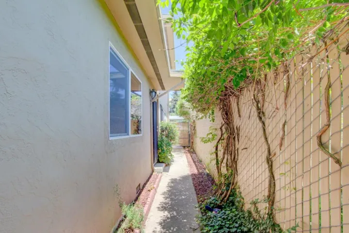 10555 Mark Street, Oakland, California 94605