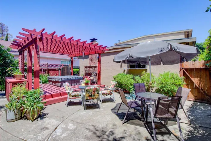 10555 Mark Street, Oakland, California 94605
