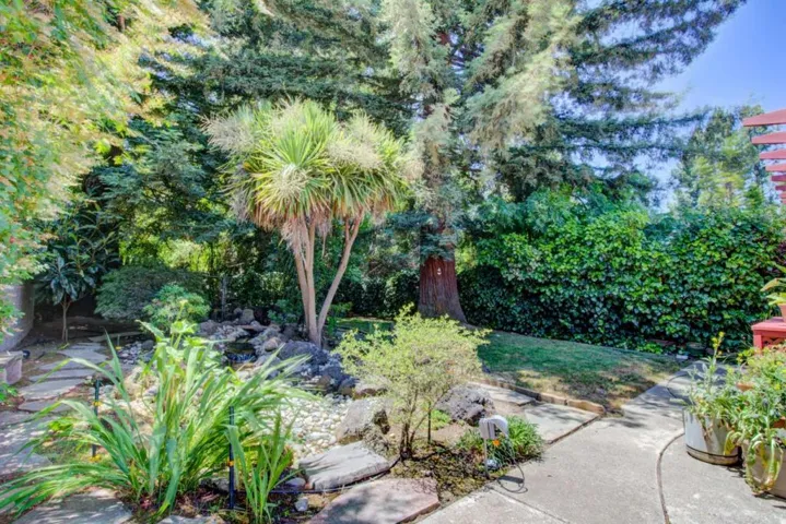 10555 Mark Street, Oakland, California 94605