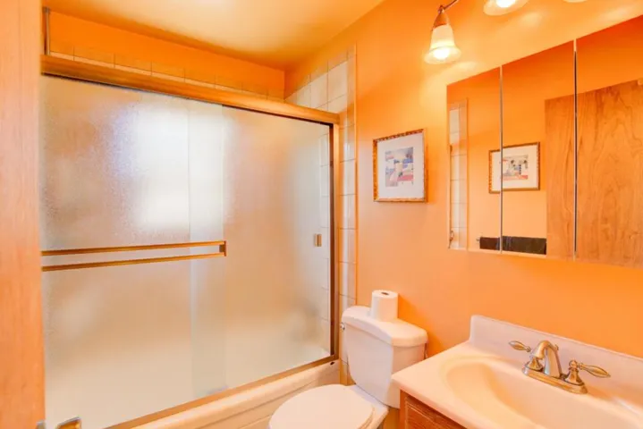 10555 Mark Street, Oakland, California 94605