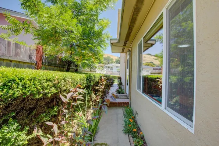 10555 Mark Street, Oakland, California 94605