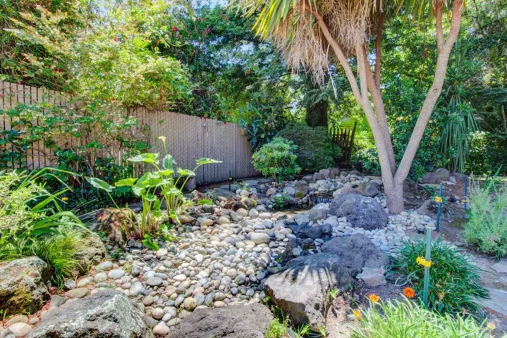 10555 Mark Street, Oakland, California 94605