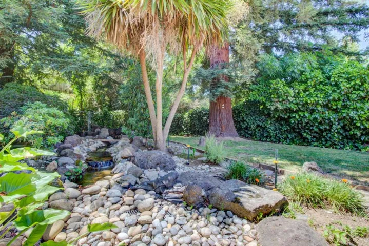 10555 Mark Street, Oakland, California 94605